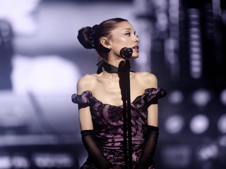 Ariana Grande West End müzikalinden çekildi! Gözlerden uzak kalacak