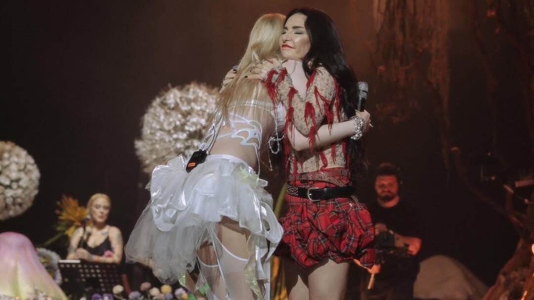 Aleyna Tilki ve Fatma Turgut düeti Kırlar Turnesi